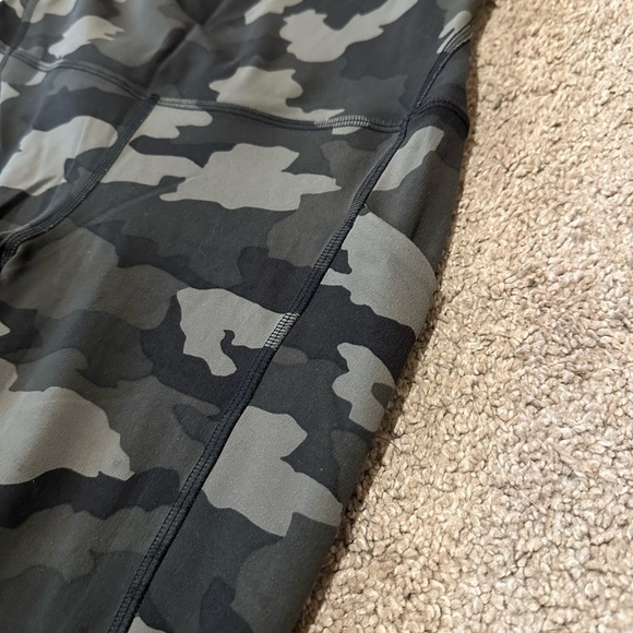 High Rise 7/8 Align Leggings - Picture 6 of 6